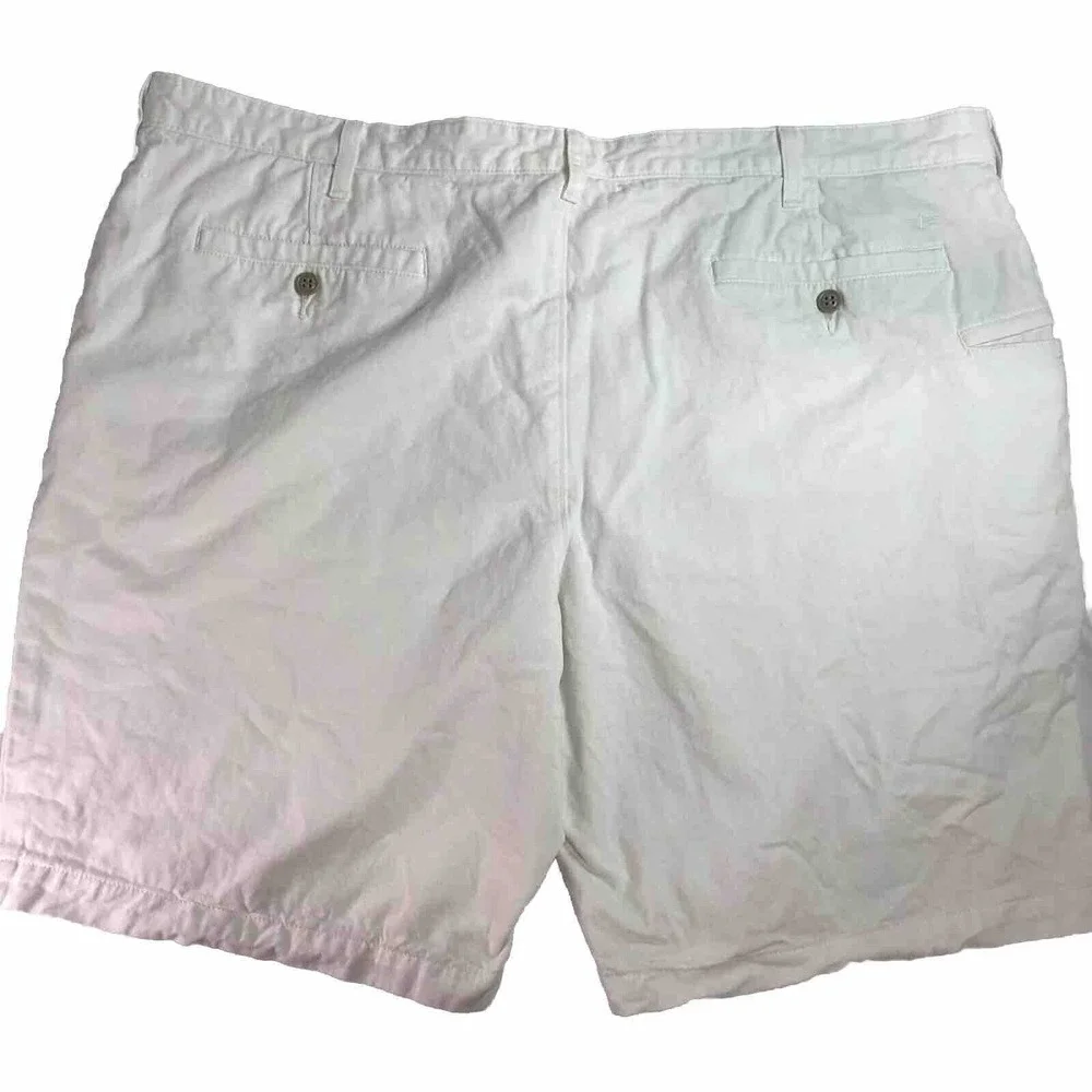 Dockers Shorts Classic Fit Cream Size 44 X 10”‎ Side Security Pocket Flat Front